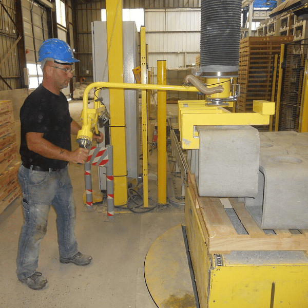 Tub-cu-vid-ridicat-manevrat-tuburi-beton-boltari-blocuri-de-zidarie-1.png Dispozitive cu vid piatra beton | Ventuze piatra | Ventuze beton